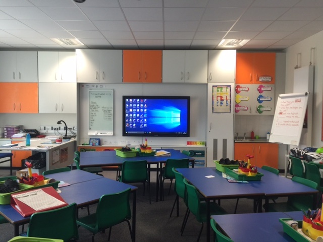 New fully ICT-integrated teaching wall 