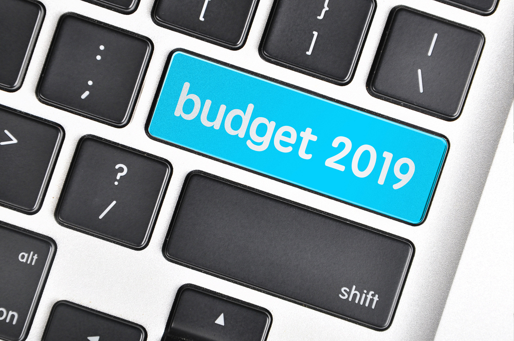 shutterstock_381955549-ICT Schools - save money (original Medium)